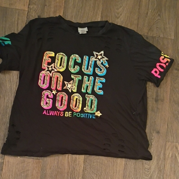Tops - Women's Black Graphic Tee - Focus on the Good